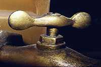 Puppenbau-Wasserhahn des Fressmonsters